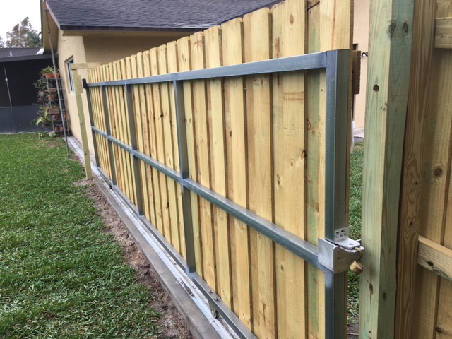 Professional Fence Repair Services in Port Saint Lucie.