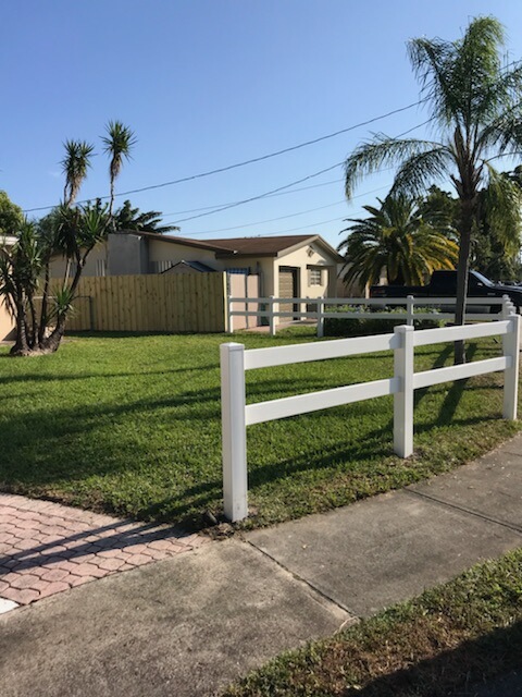 Top Port Saint Lucie Pool Fence Installations.